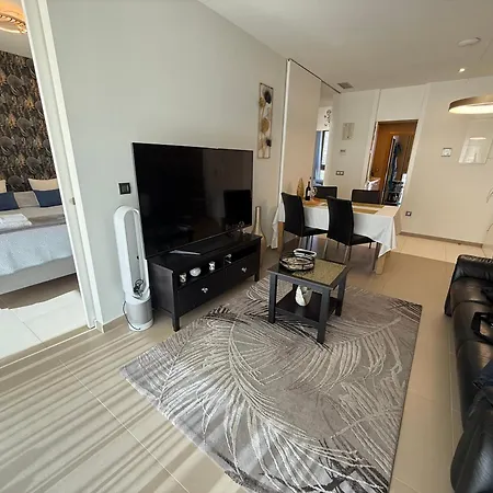 Intempo Sky Luxury 26 Floor & Seaview بينايدورم